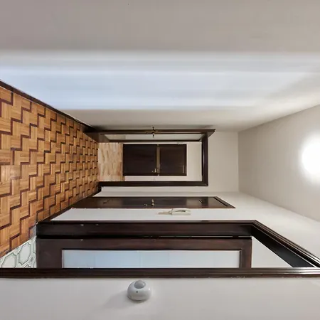 Easy Downtown Guest house