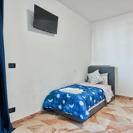 Easy Downtown Guest house