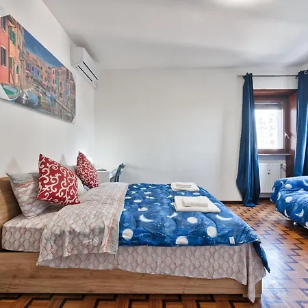 Easy Downtown Guest house